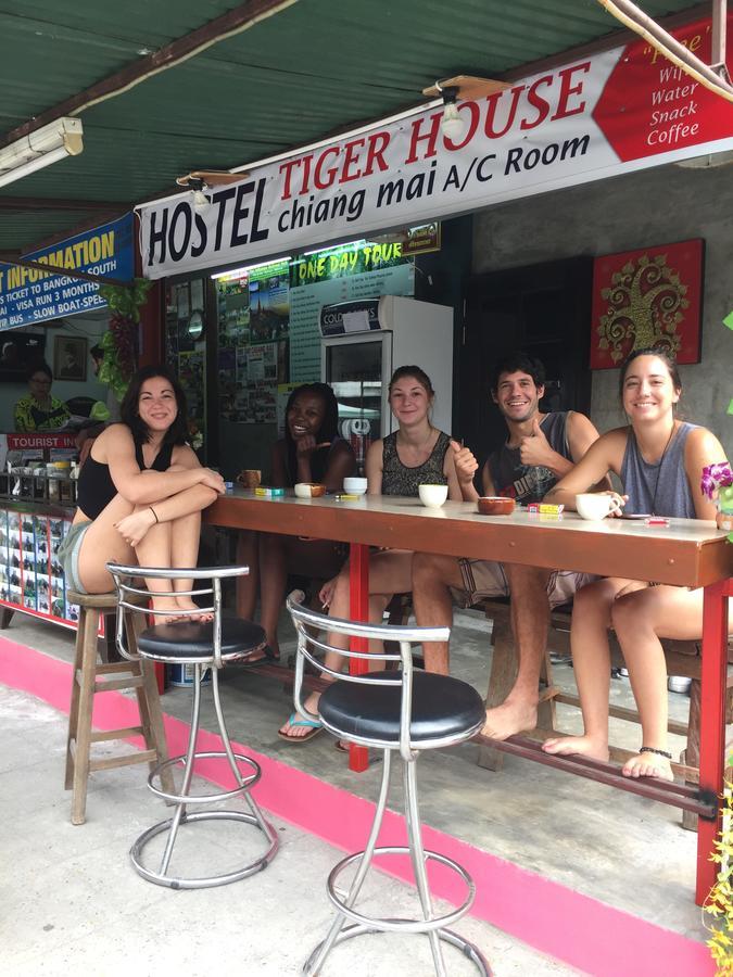 Tiger House Hostel (Adults Only) Chiang Mai Esterno foto
