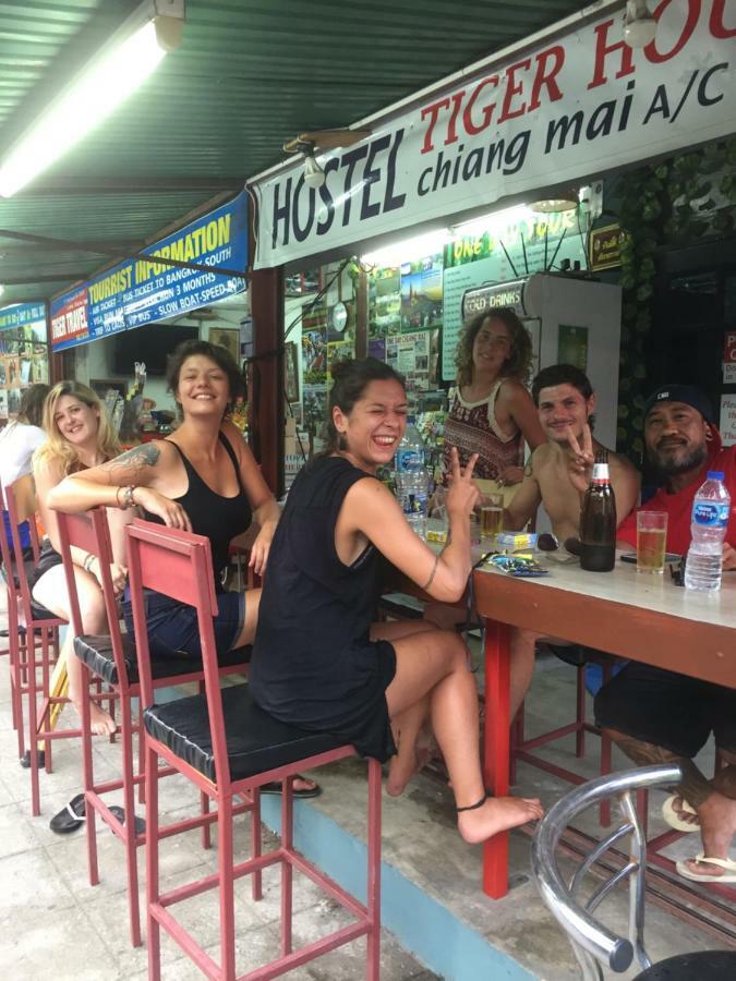 Tiger House Hostel (Adults Only) Chiang Mai Esterno foto