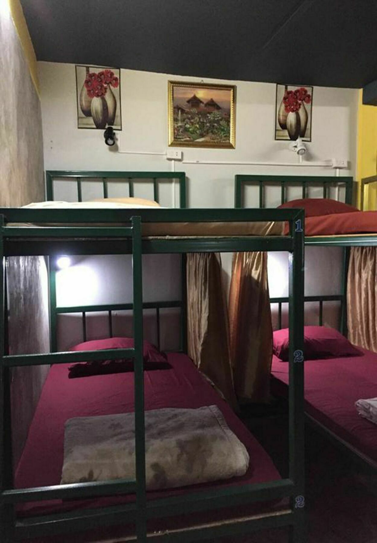 Tiger House Hostel (Adults Only) Chiang Mai Esterno foto